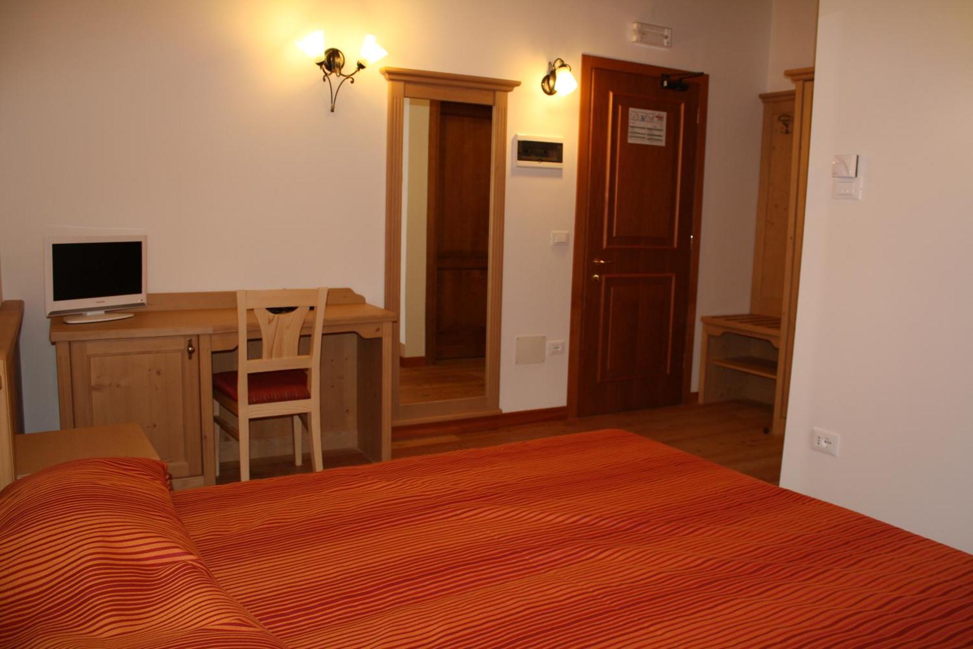 Hotel Aplis Ovaro Zimmer foto