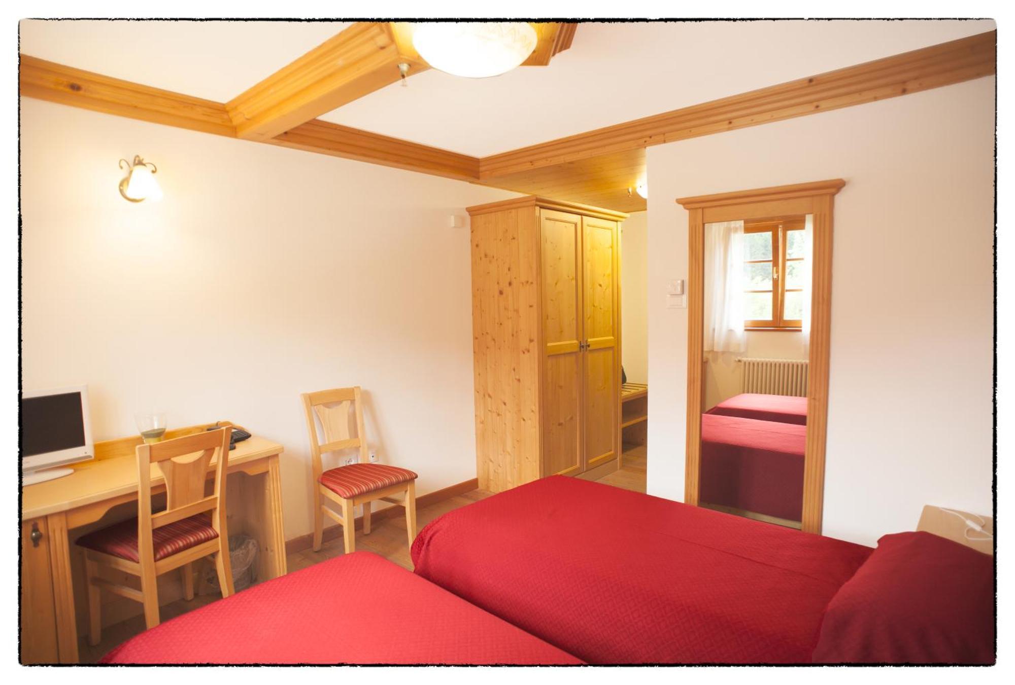 Hotel Aplis Ovaro Zimmer foto
