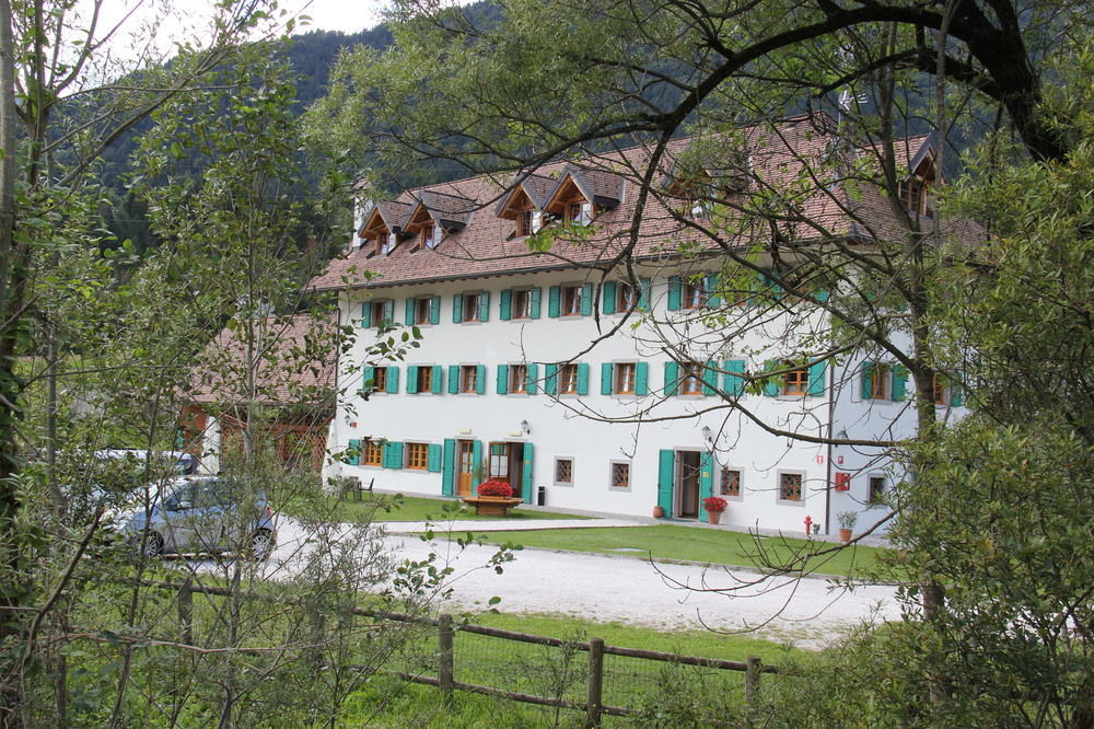 Hotel Aplis Ovaro Exterior foto